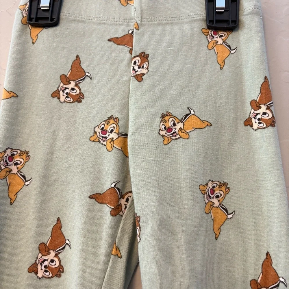 H&M disney green and glitter chip and dale two piece long sleeve pajama set 5t